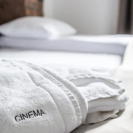 Cinema Bed & Breakfast Poznań