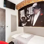 Oda ve Kahvaltı Cinema Poznan